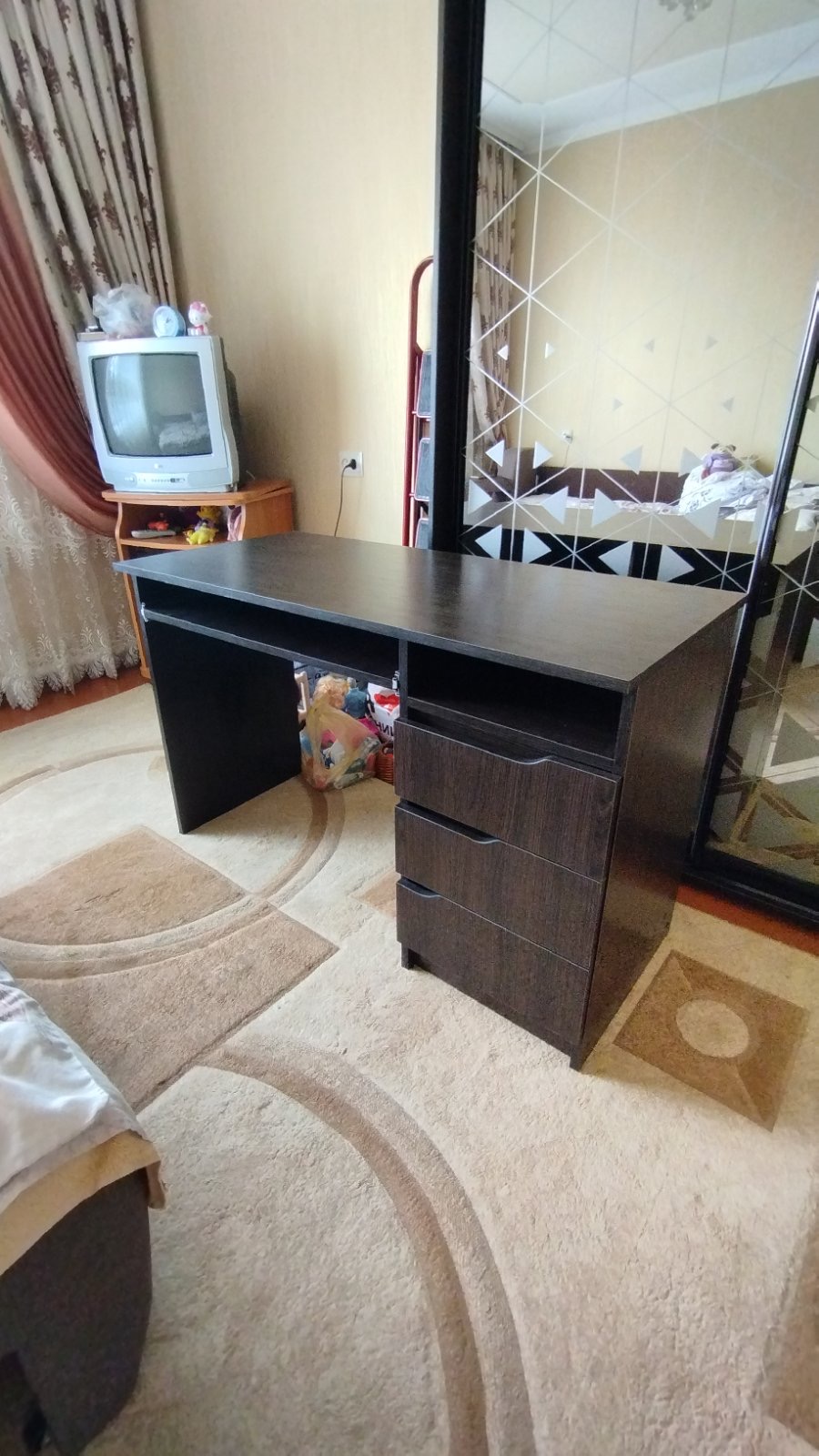 Стіл 1-тумбовий Vasco 1200х750х500