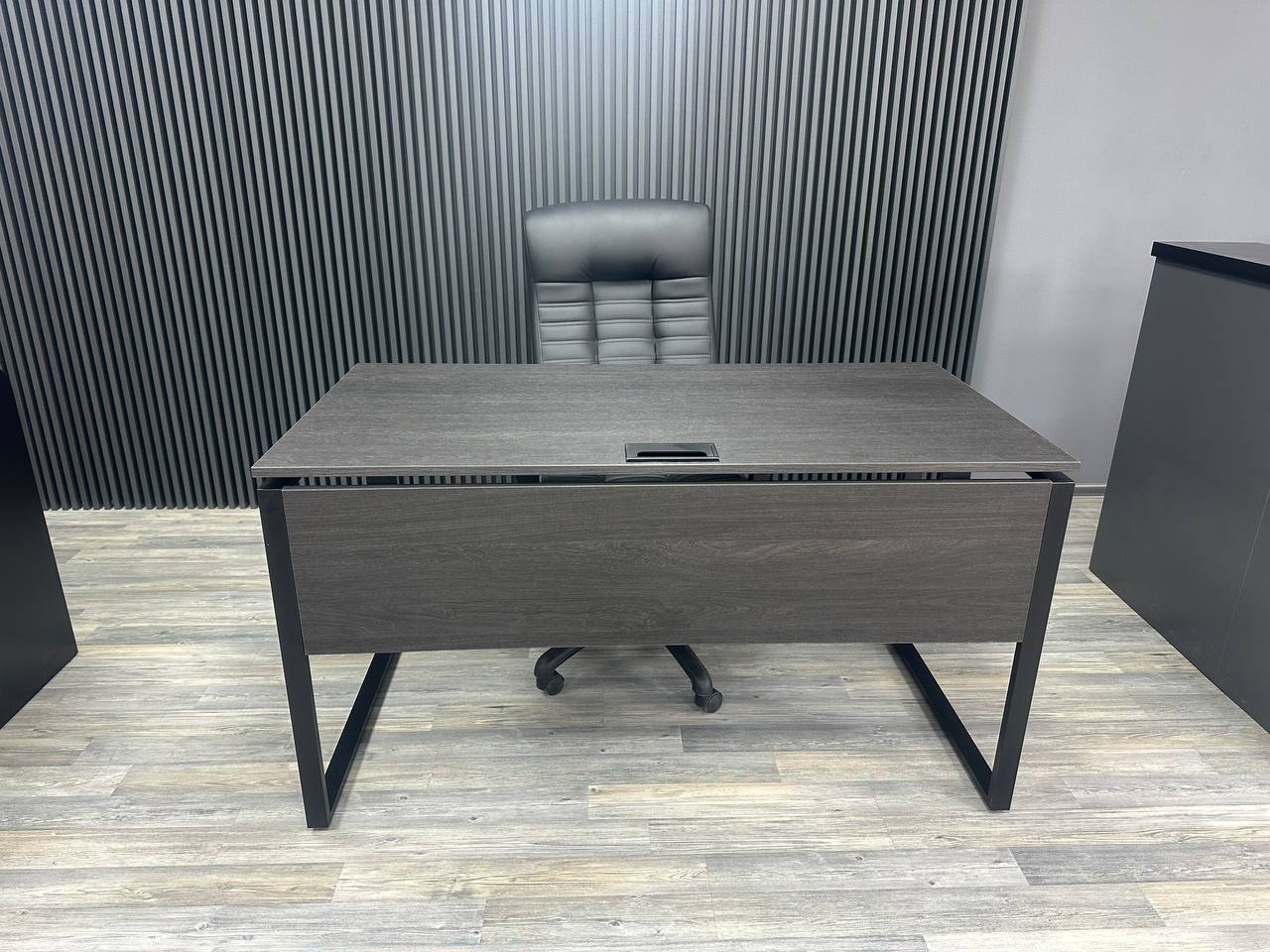 Офісний письмовий стіл Loft Details KS 140b, 18 мм