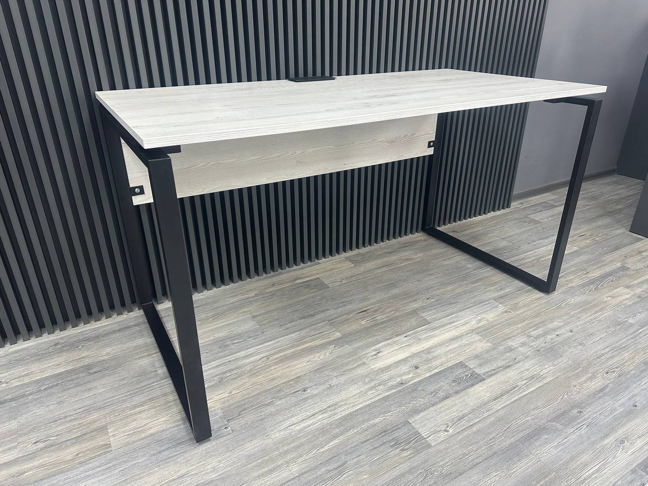Офісний письмовий стіл Loft Details KS 160b, 18 мм