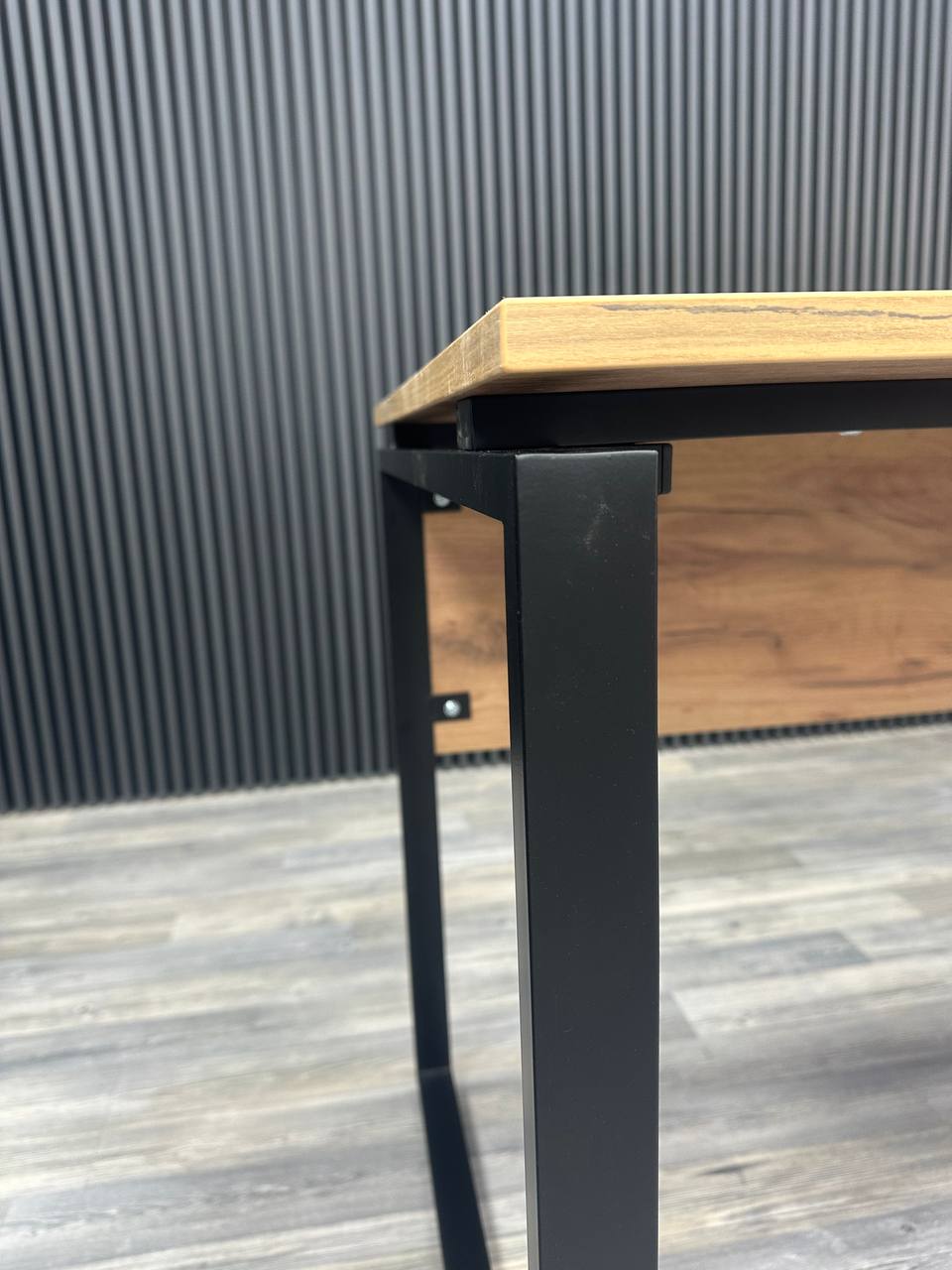 Офісний письмовий стіл Loft Details KS 140b, 18 мм