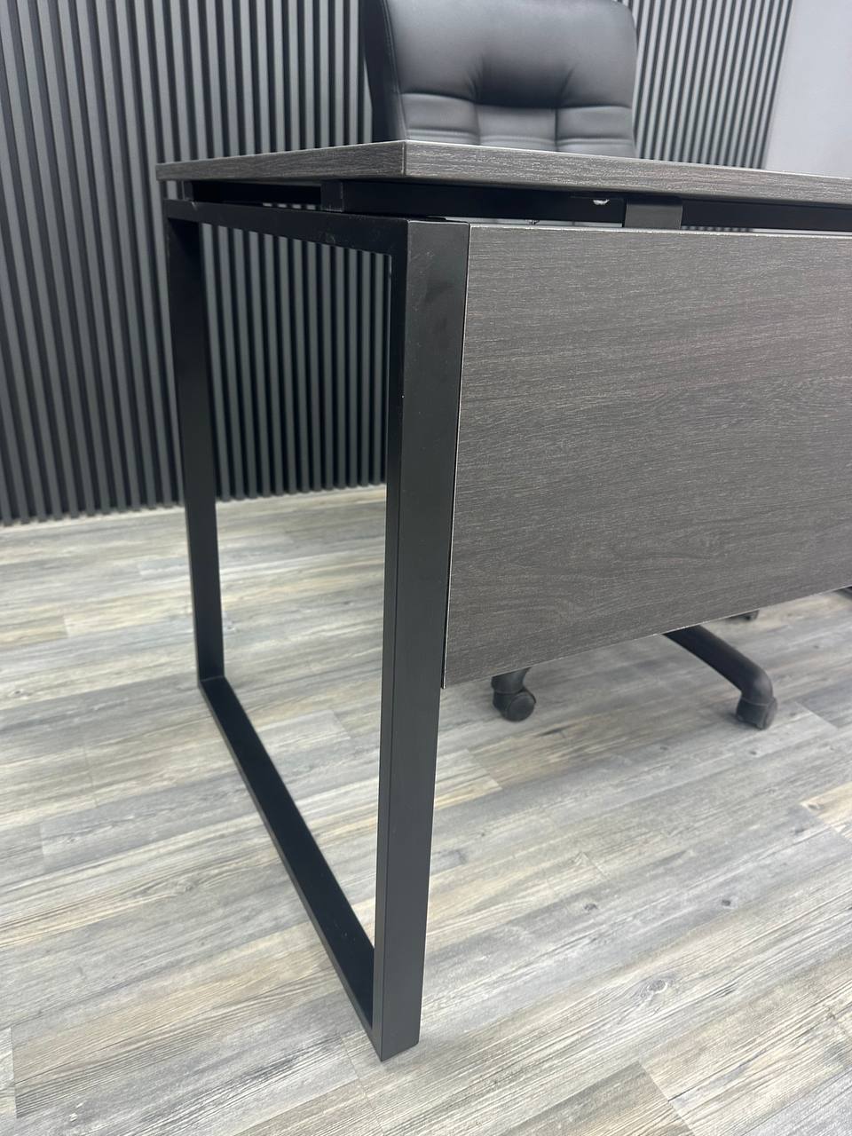 Офісний письмовий стіл Loft Details KS 140b, 18 мм