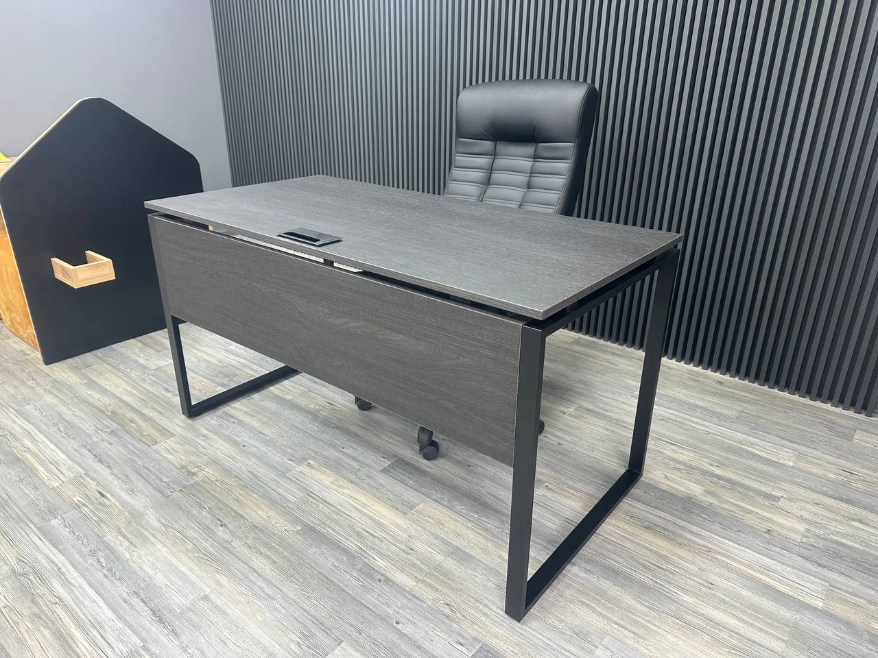 Офісний письмовий стіл Loft Details KS 160b, 18 мм