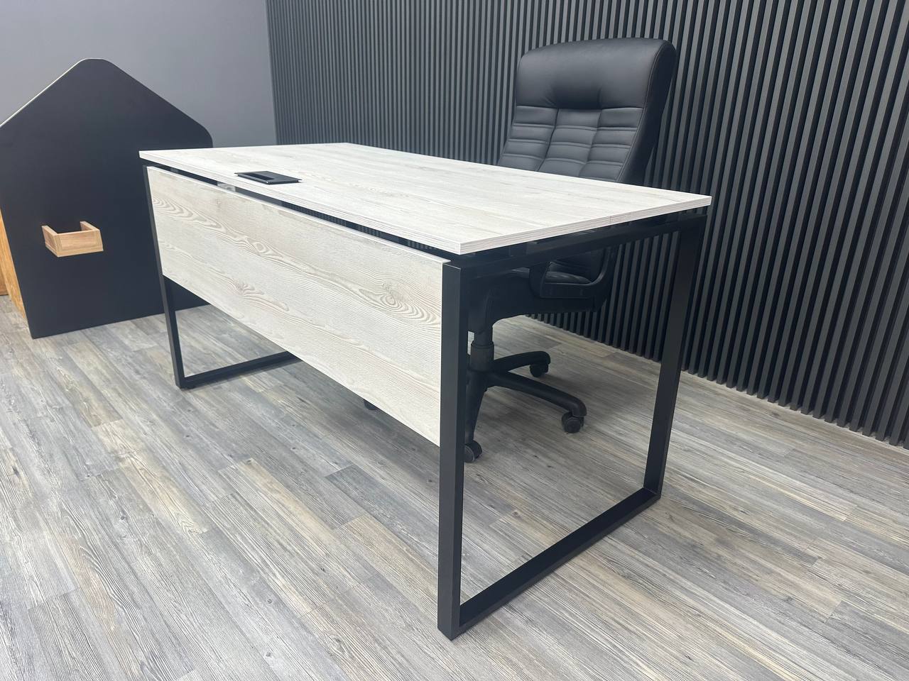 Офісний письмовий стіл Loft Details KS 140b, 18 мм