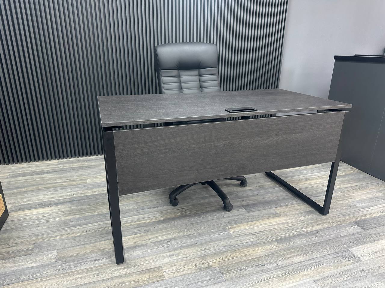 Офісний письмовий стіл Loft Details KS 140b, 18 мм
