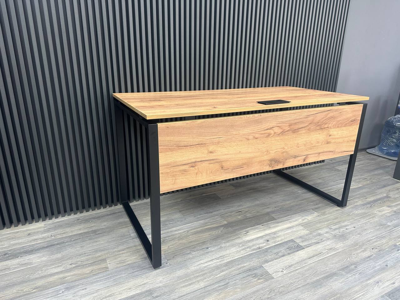 Офісний письмовий стіл Loft Details KS 140b, 18 мм