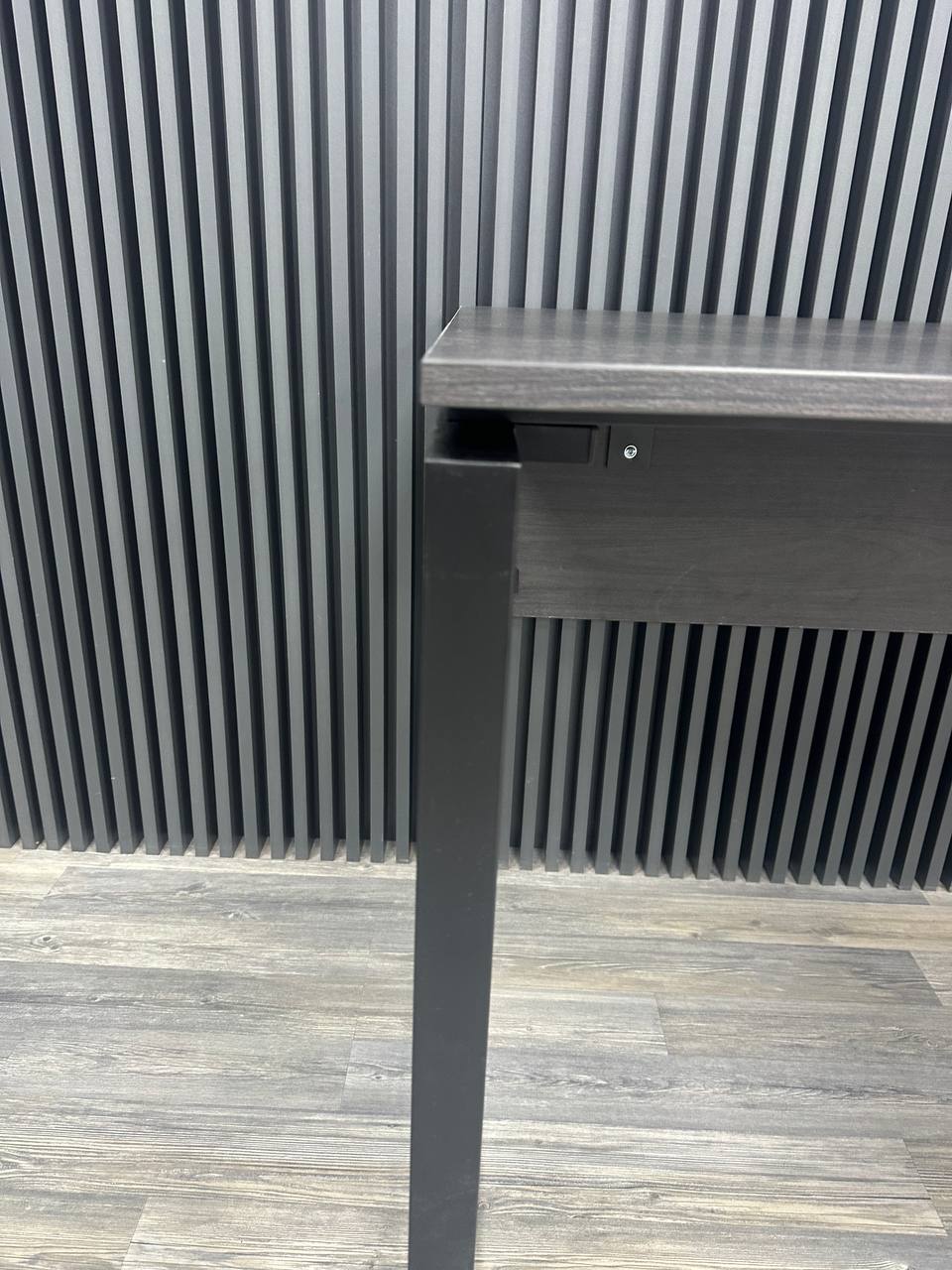 Офісний письмовий стіл Loft Details KS 160b, 18 мм