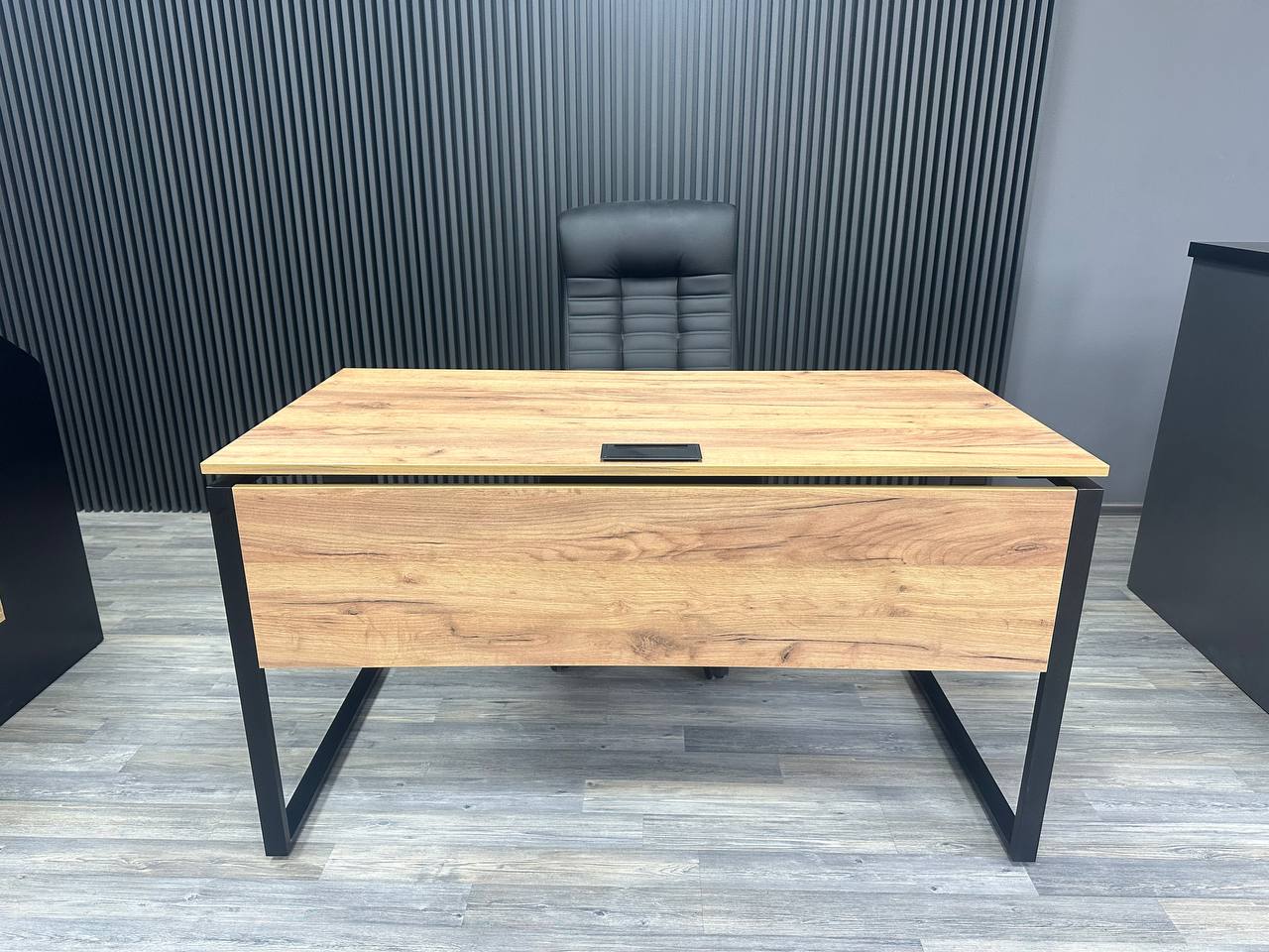 Офісний письмовий стіл Loft Details KS 140b, 18 мм