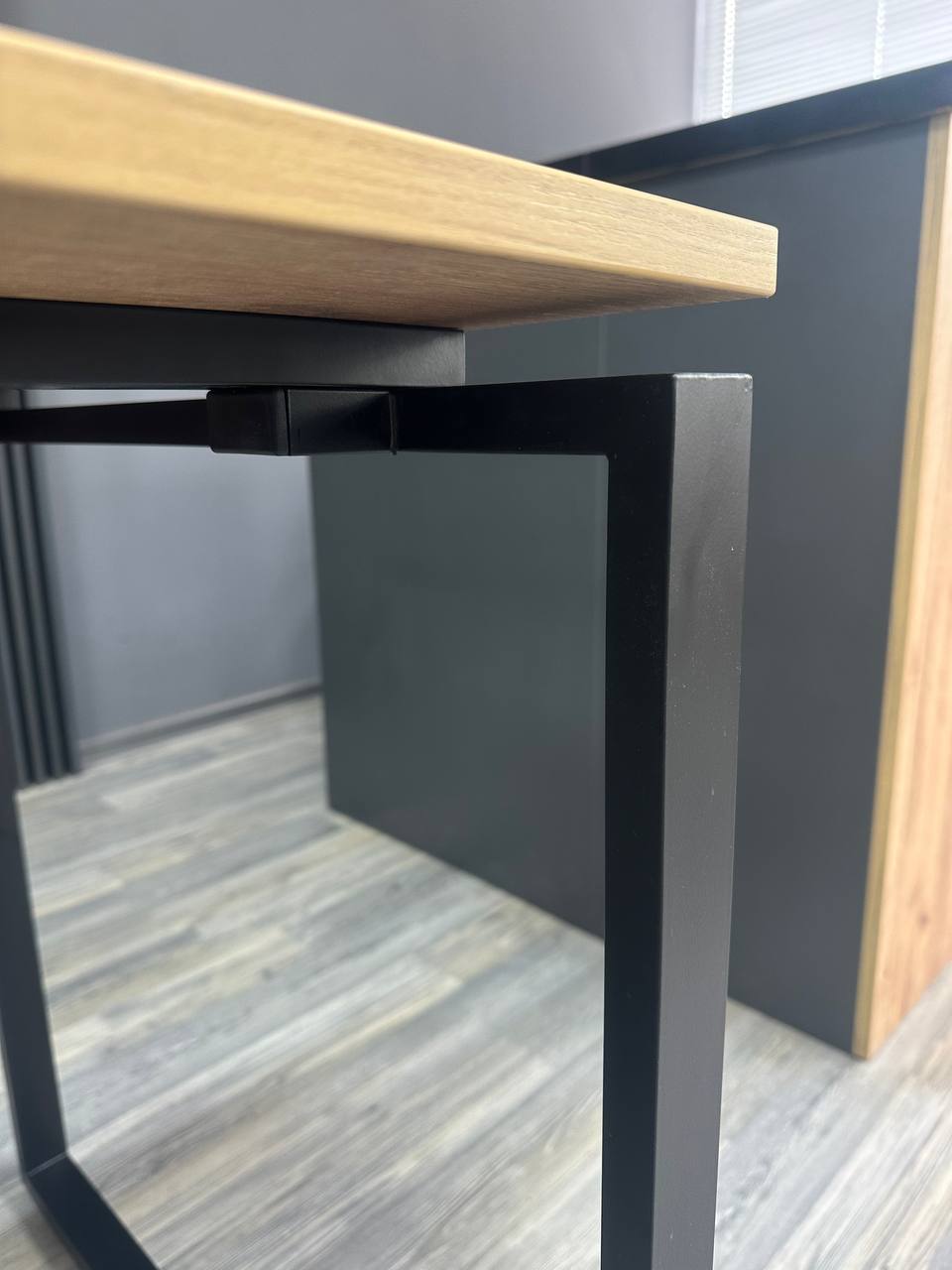 Офісний письмовий стіл Loft Details KS 140b, 18 мм