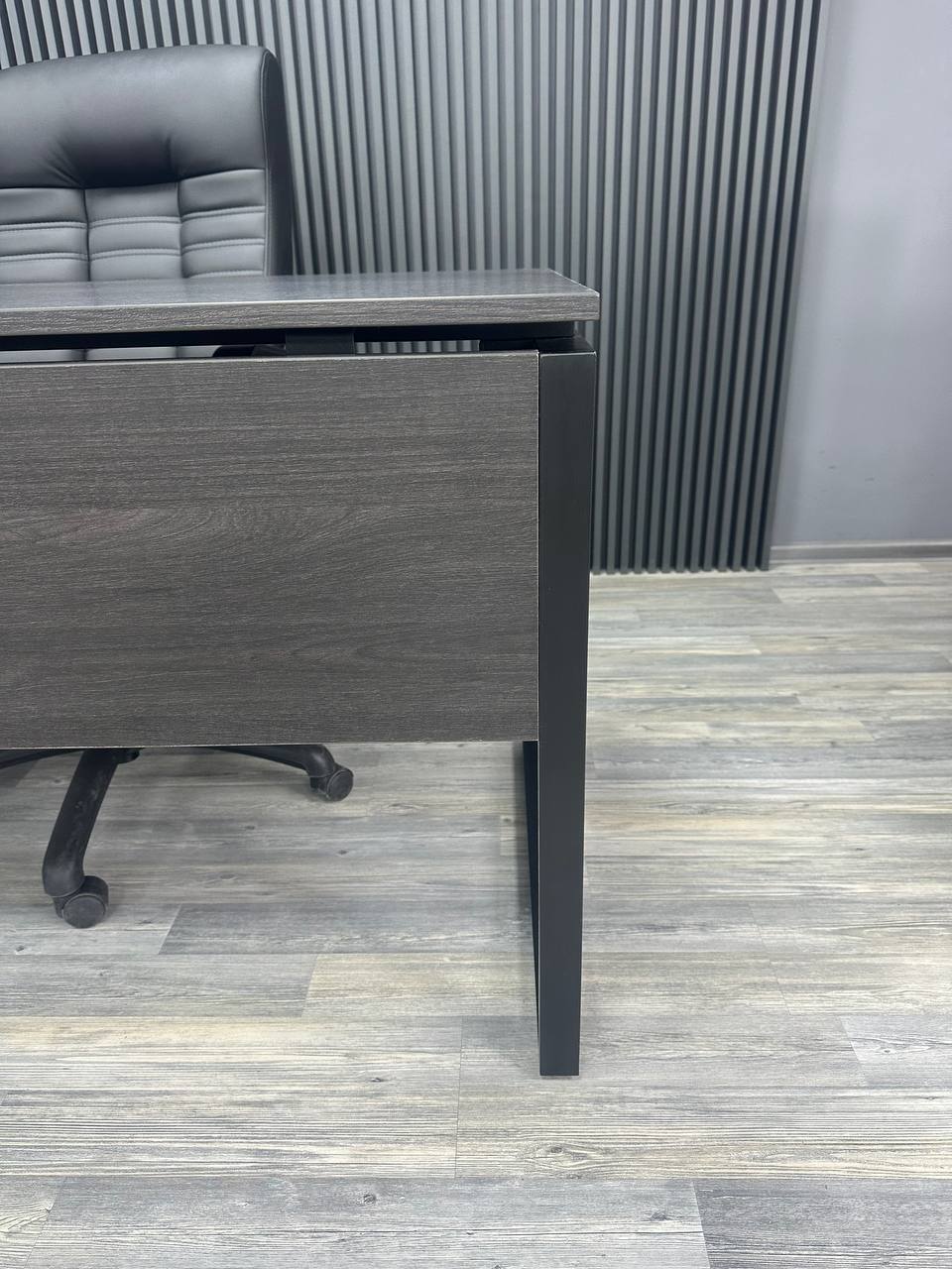 Офісний письмовий стіл Loft Details KS 140b, 18 мм