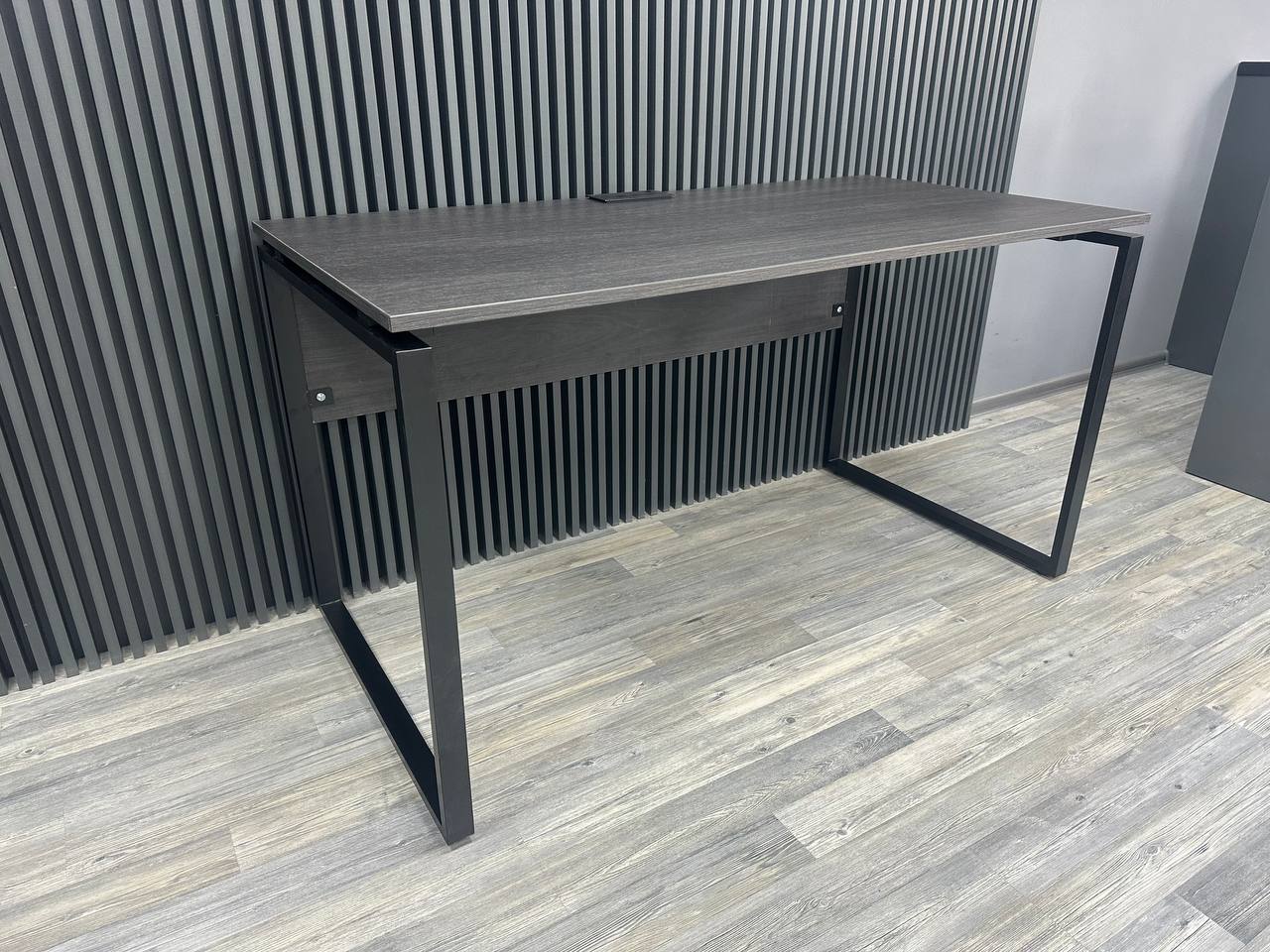 Офісний письмовий стіл Loft Details KS 140b, 18 мм