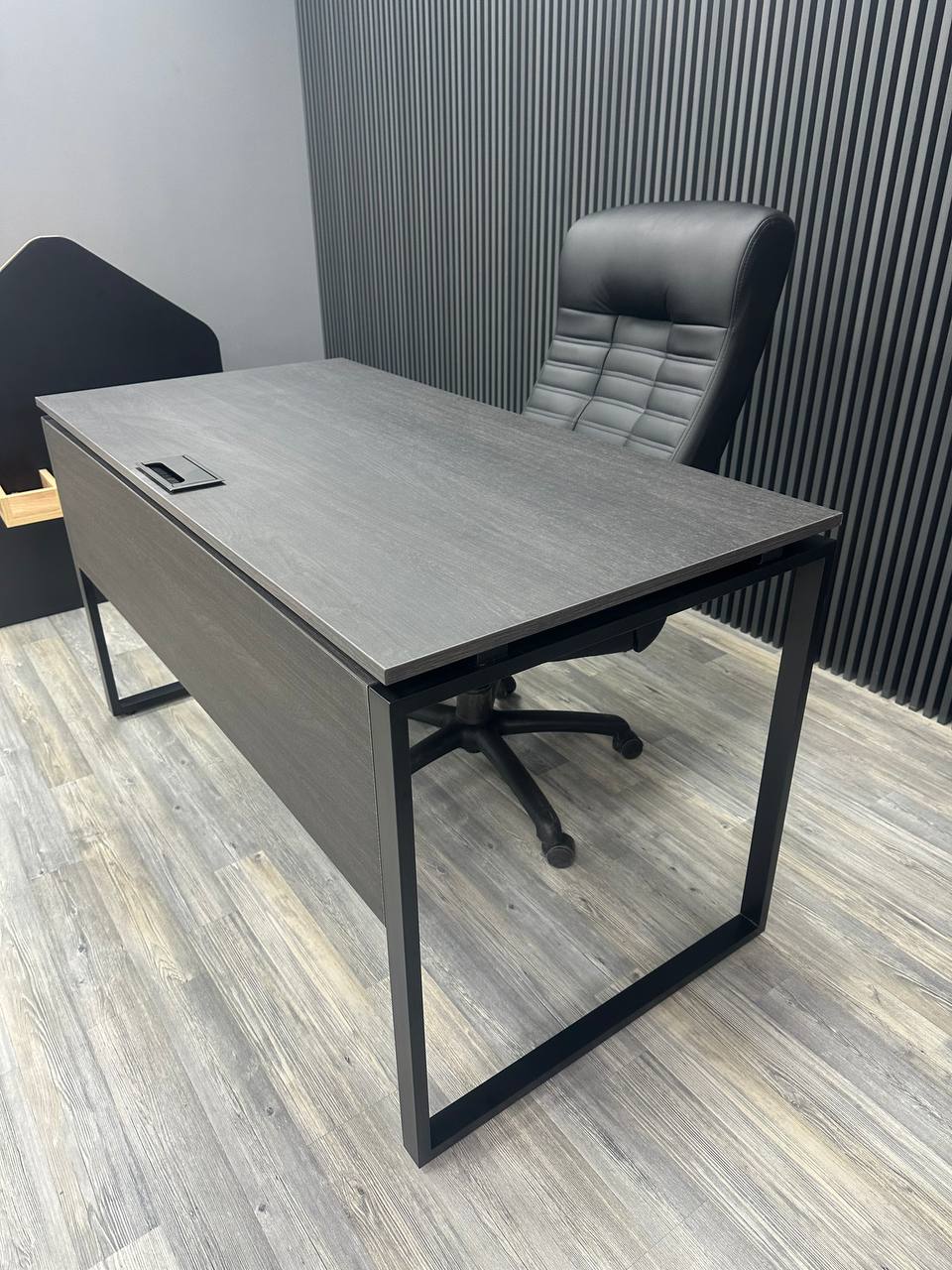 Офісний письмовий стіл Loft Details KS 120b, 18 мм