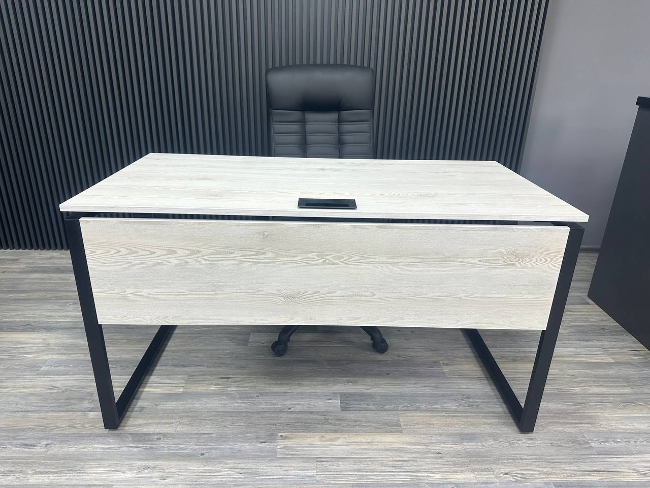 Офісний письмовий стіл Loft Details KS 120b, 18 мм