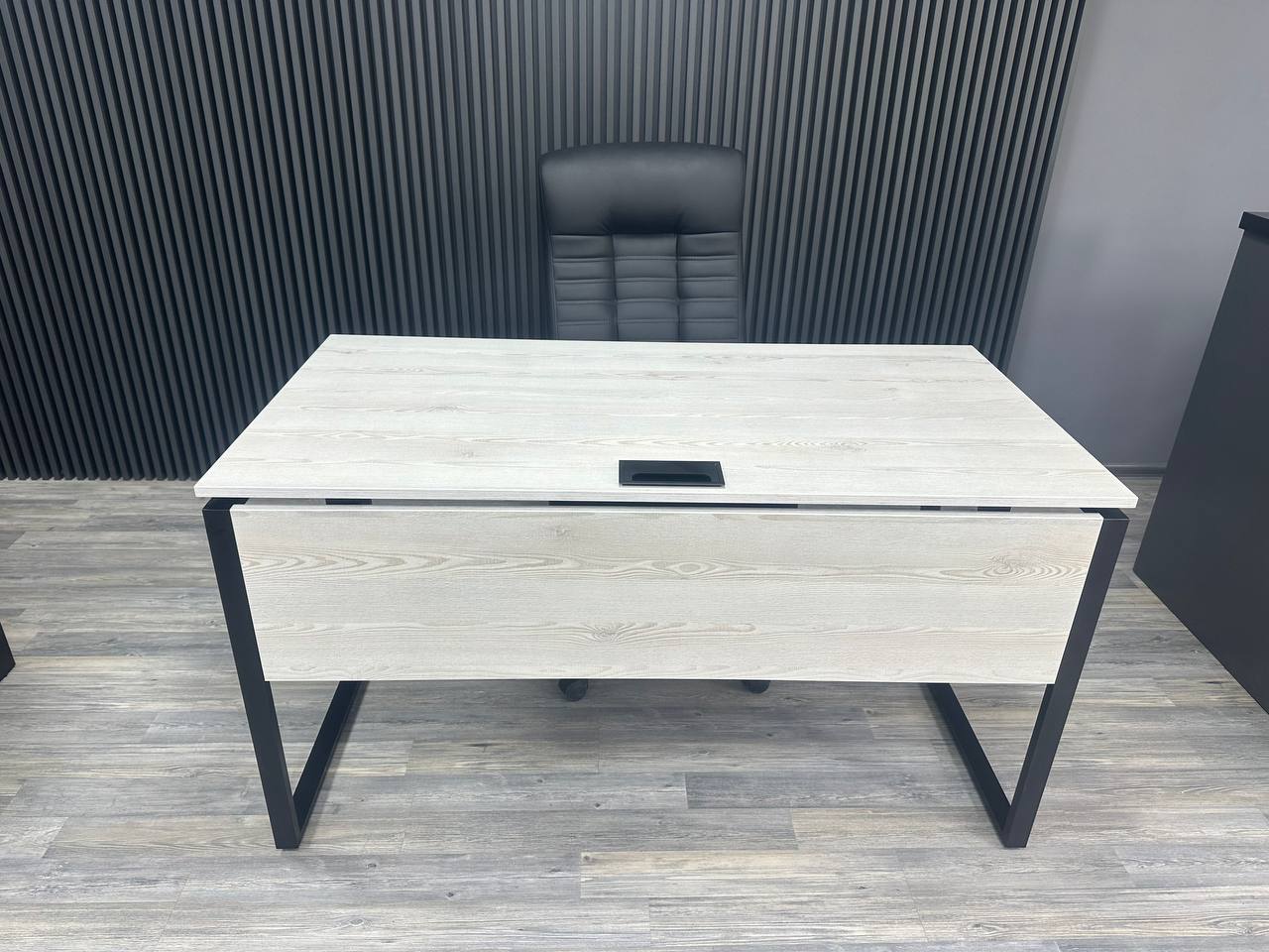 Офісний письмовий стіл Loft Details KS 120b, 18 мм